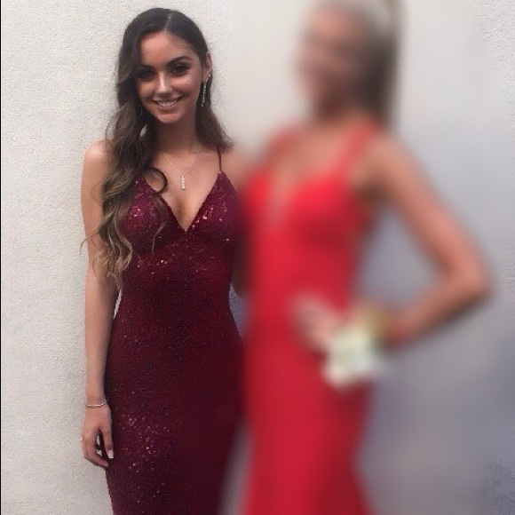 burgundy bodycon prom dress